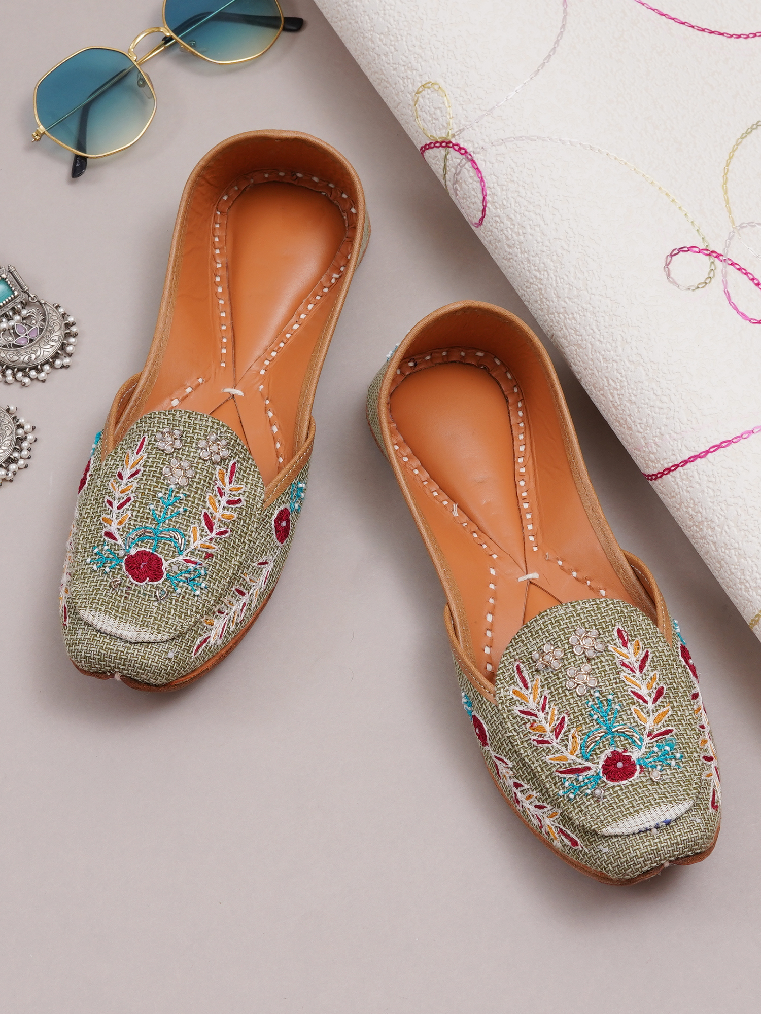 APR 71030 LOAFER THREAD WORK - Image 1